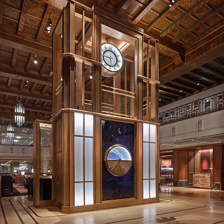 Fairmont Royal York Hotel Toronto Exterior photo The clock tower in the lobby