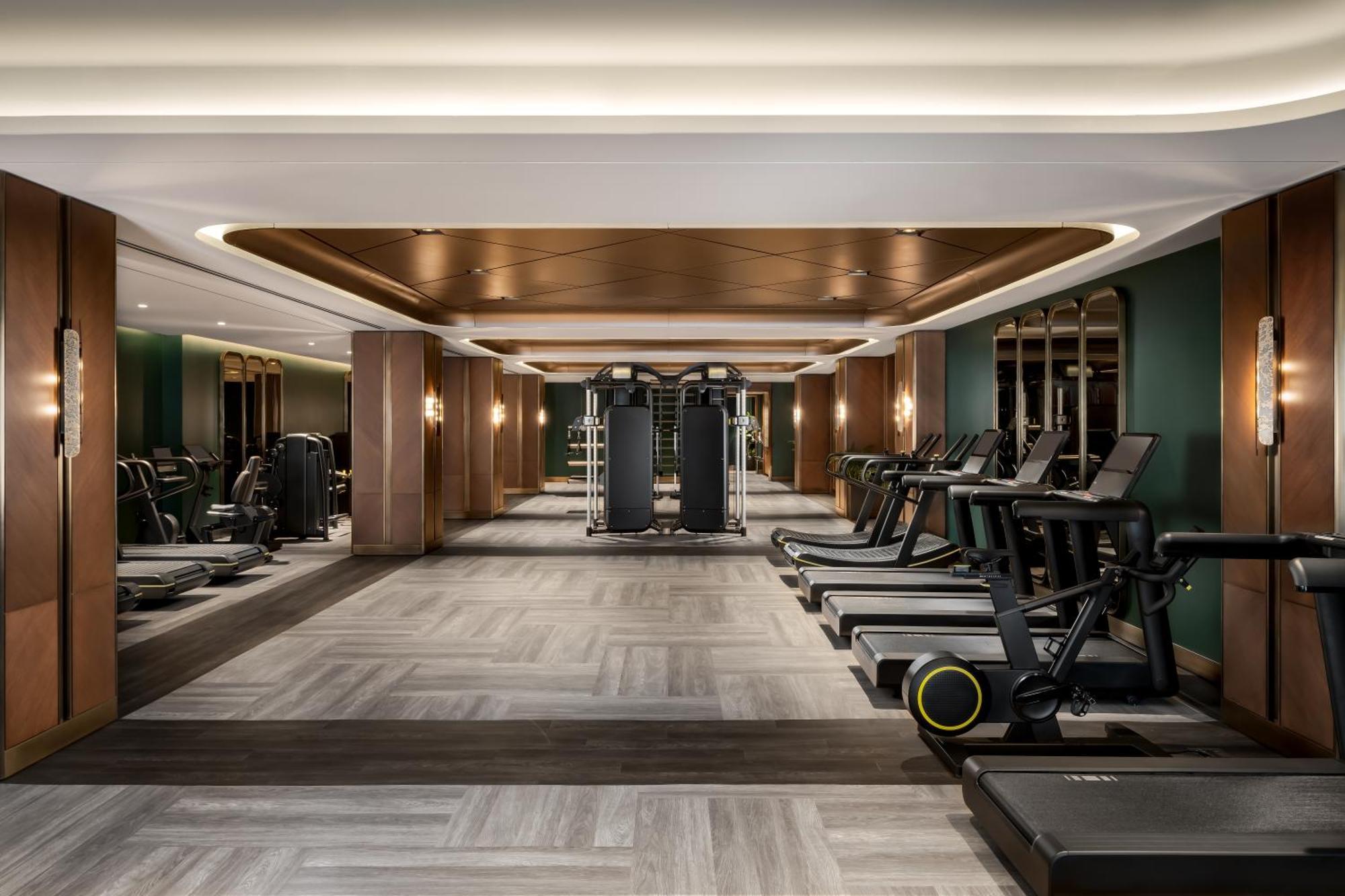 Fairmont Royal York Hotel Toronto Exterior photo The gym at The Hari